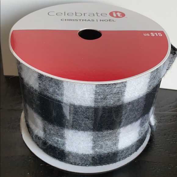 Celebrate it Christmas Wired Ribbon Buffalo Check - Picture 1 of 5